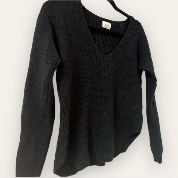 ARITZIA - Wilfred Free Wolter Sweater in BLACK - Picture 5 of 13